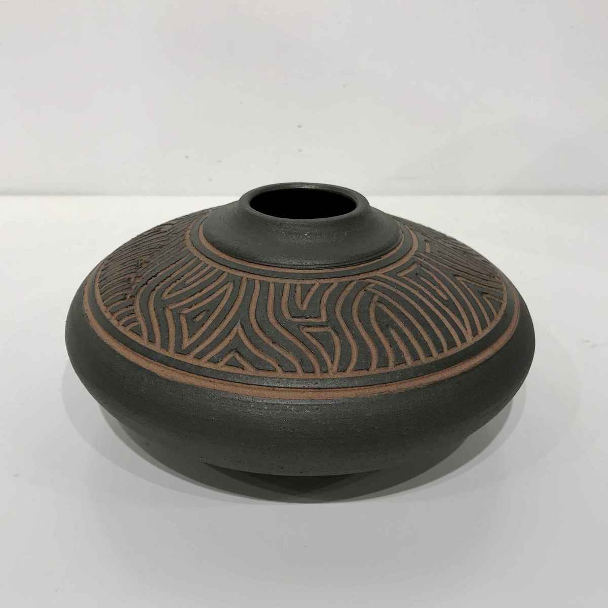 Incised Blackware Pot (LJ37)