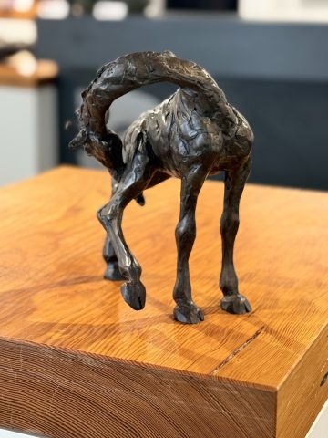 Itch, Giraffe Sculpture 2/20